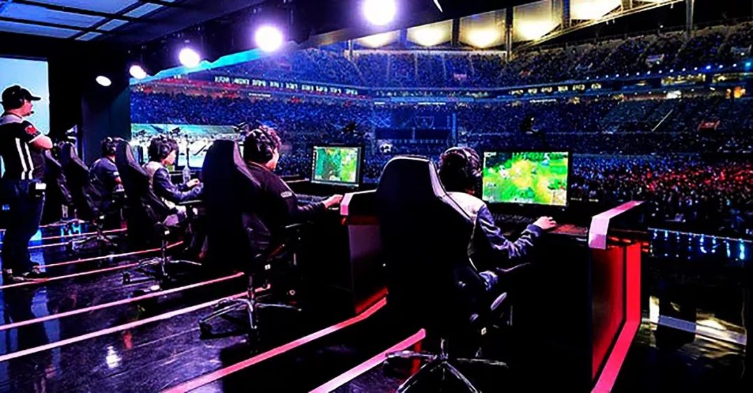 氛围而在西 氛围而在西