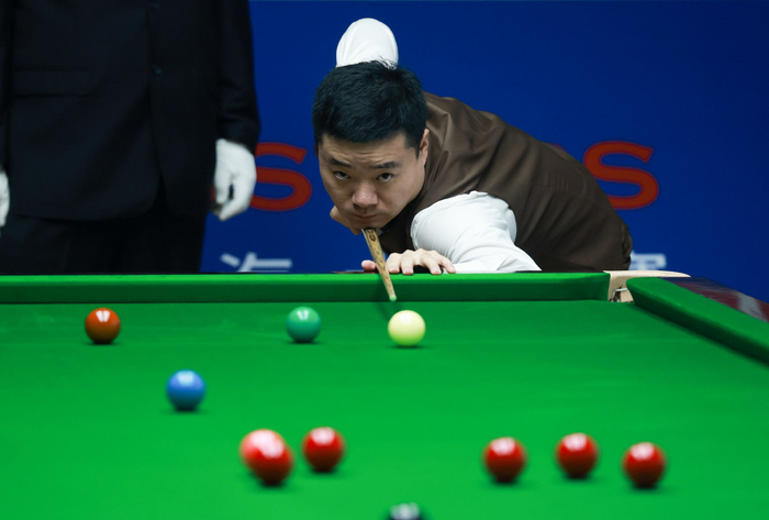 他们仍然坚 他们仍然坚